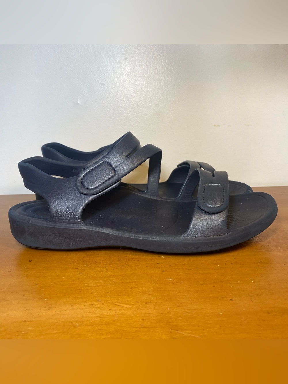Aetrex Women’s 10 Sport Sandals Navy Blue Rubber Arch Support Comfortable